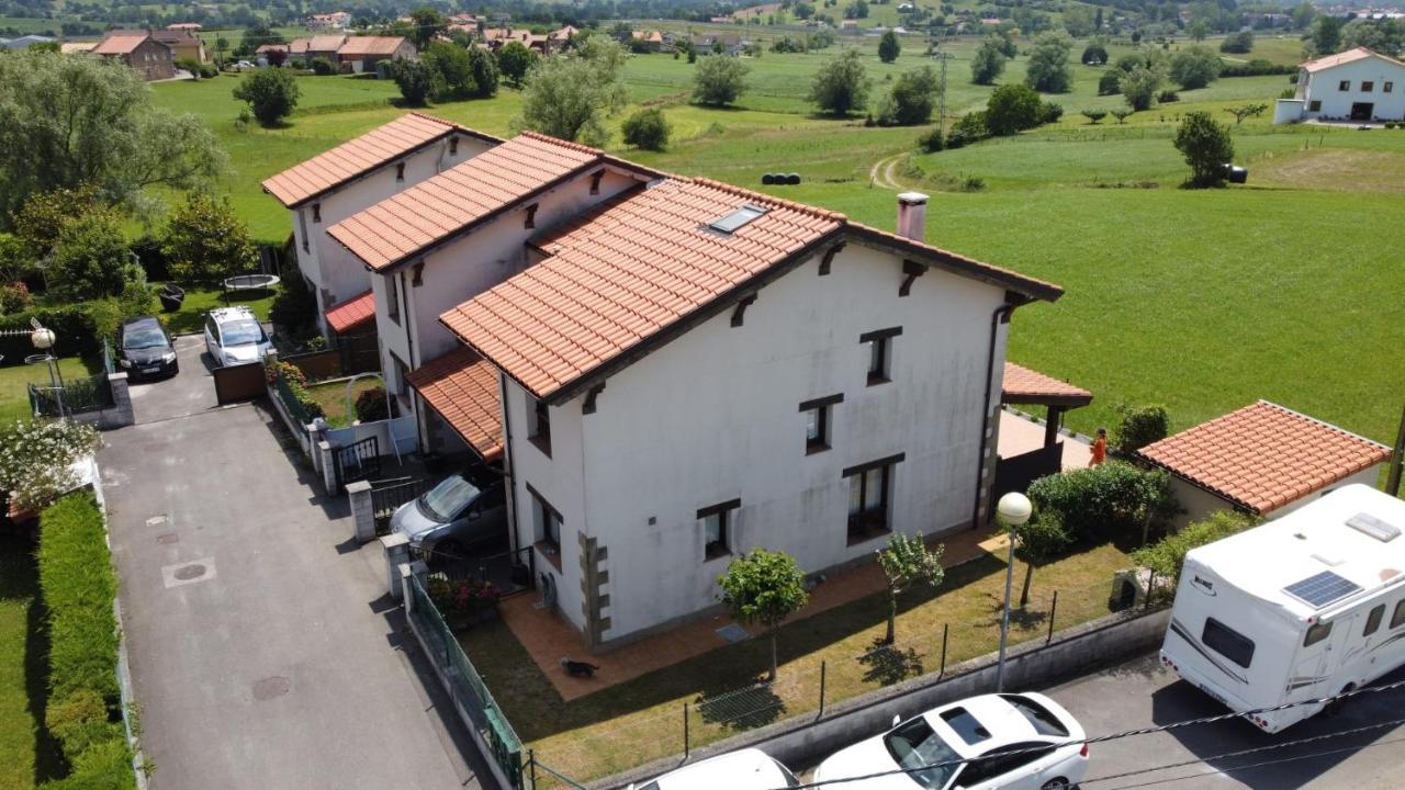 Villa Casa En Sobarzo, Junto Al Parque De Cabarceno Exterior foto